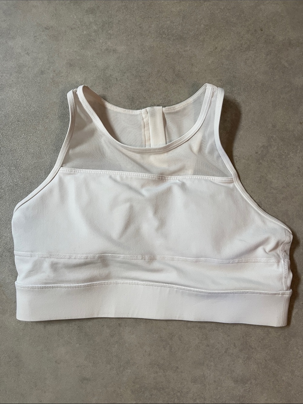 ZYIA Active All Star sports bra
high neck, mesh paneling 
back zipper
Medium